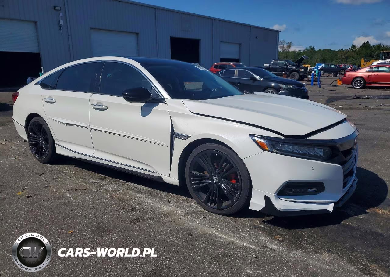 2018 Honda Accord Touring VIN:1HGCV1F94JA010022 - 4