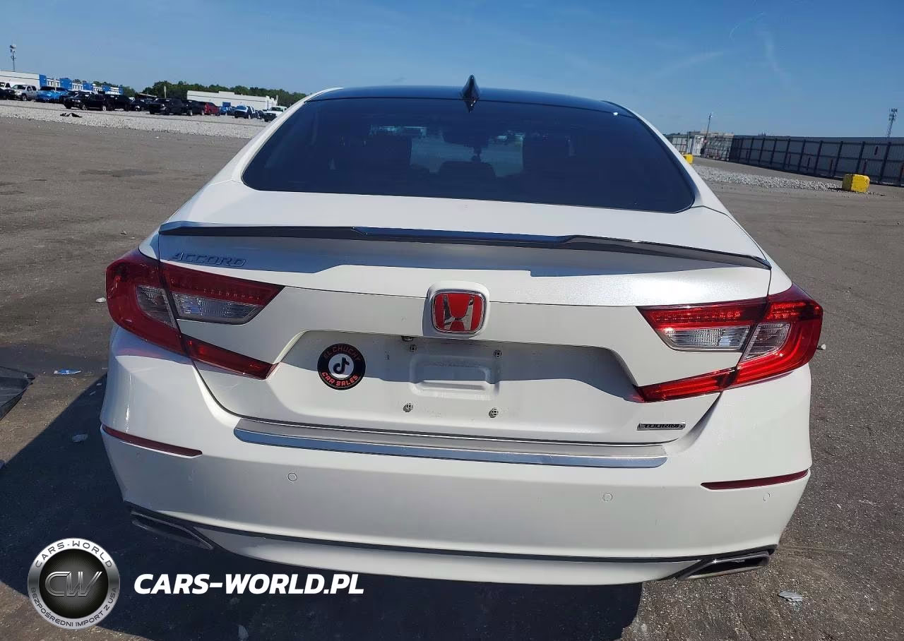 2018 Honda Accord Touring VIN:1HGCV1F94JA010022 - 6