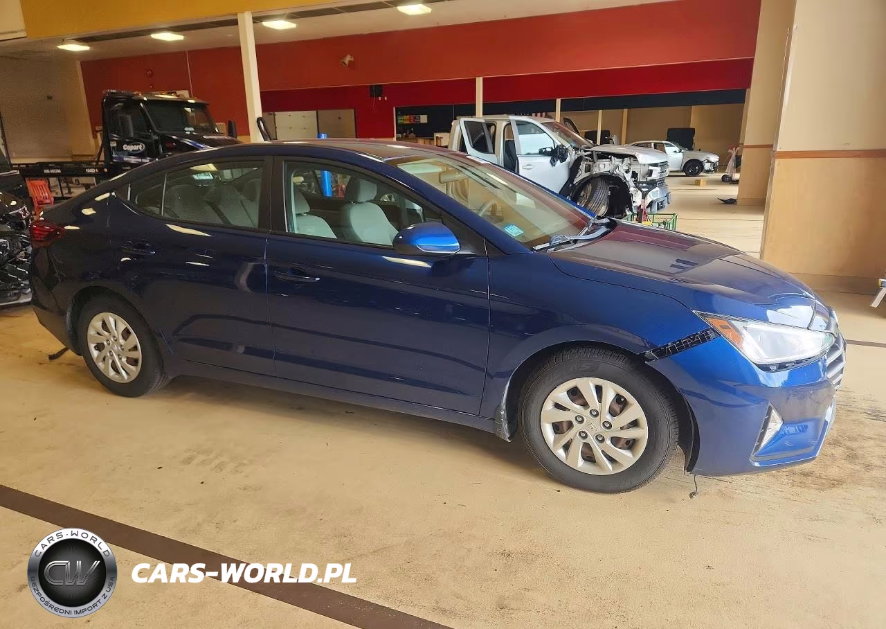 2019 Hyundai Elantra Se VIN:5NPD74LF2KH481668 - 4