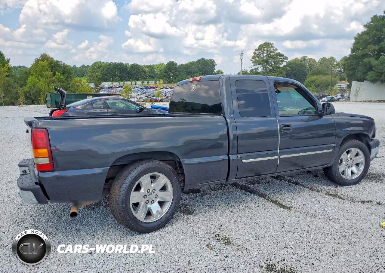 2003 Chevrolet Silverado C1500 VIN:2GCEC19VX31272968 - 3
