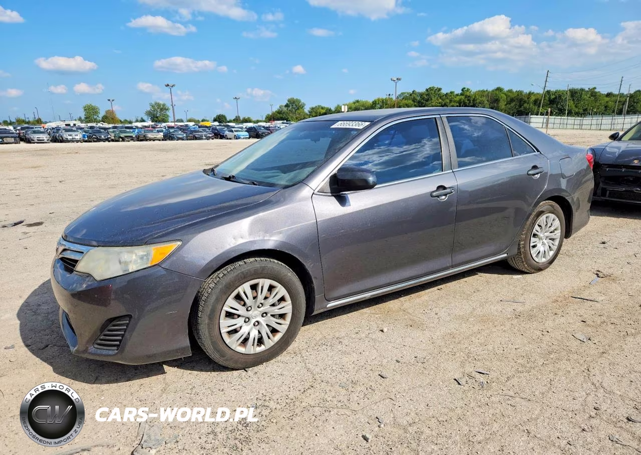 2012 Toyota Camry Le – zdjęcie 1 z 13