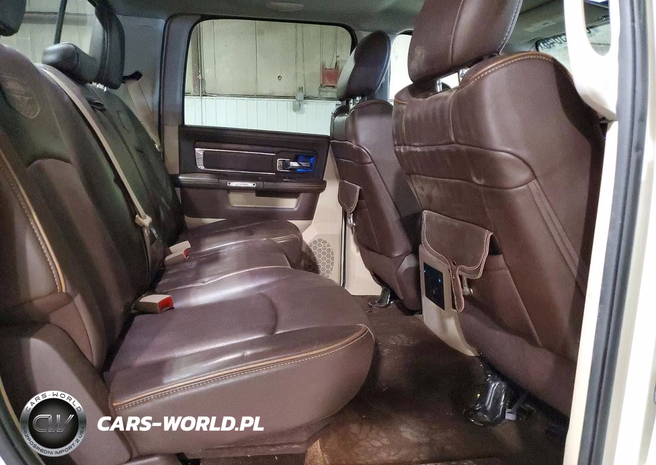 2018 Ram 3500 Longhorn VIN:3C63RRKL4JG103666 - 10