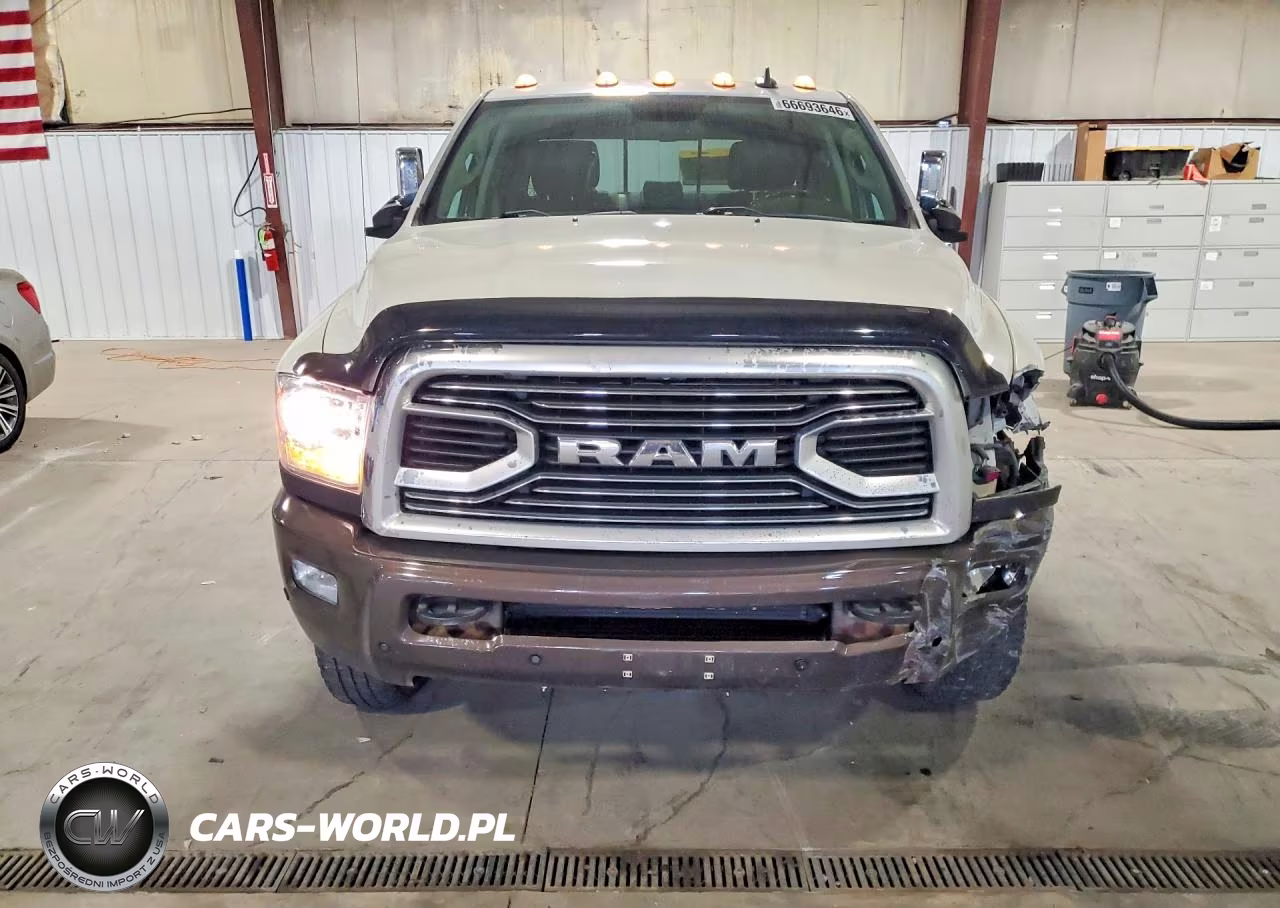 2018 Ram 3500 Longhorn VIN:3C63RRKL4JG103666 - 5