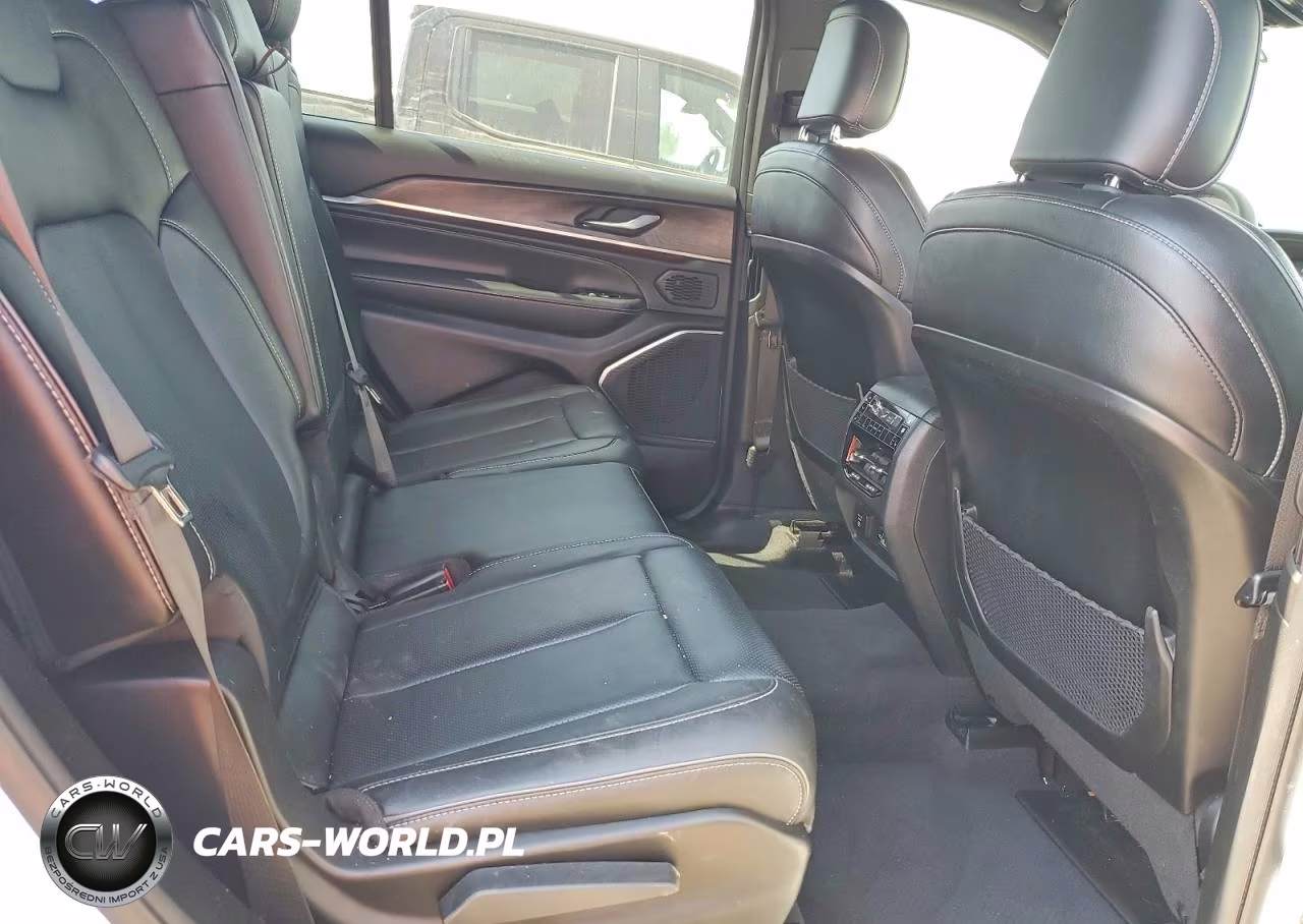 2023 Jeep Grand Cherokee L Overland VIN:1C4RJKDG5P8882446 - 11