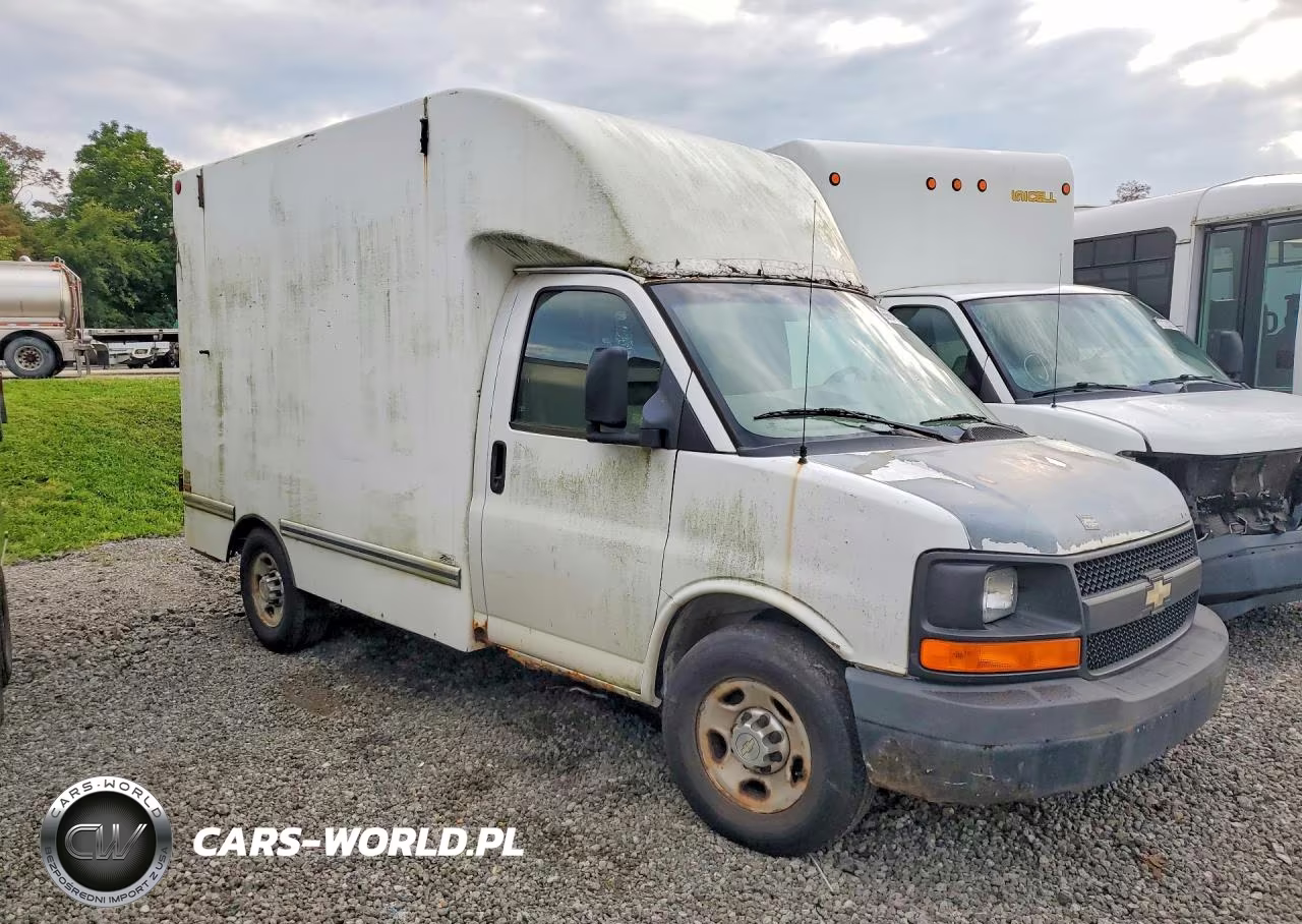 2010 Chevrolet Express G3500 VIN:1GB3G2BG3A1121734 - 4