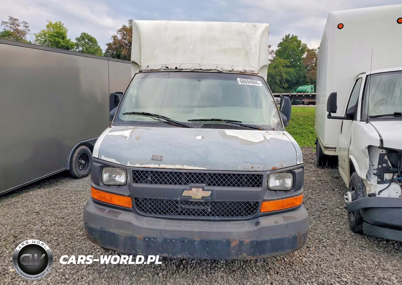 2010 Chevrolet Express G3500 VIN:1GB3G2BG3A1121734 - 5