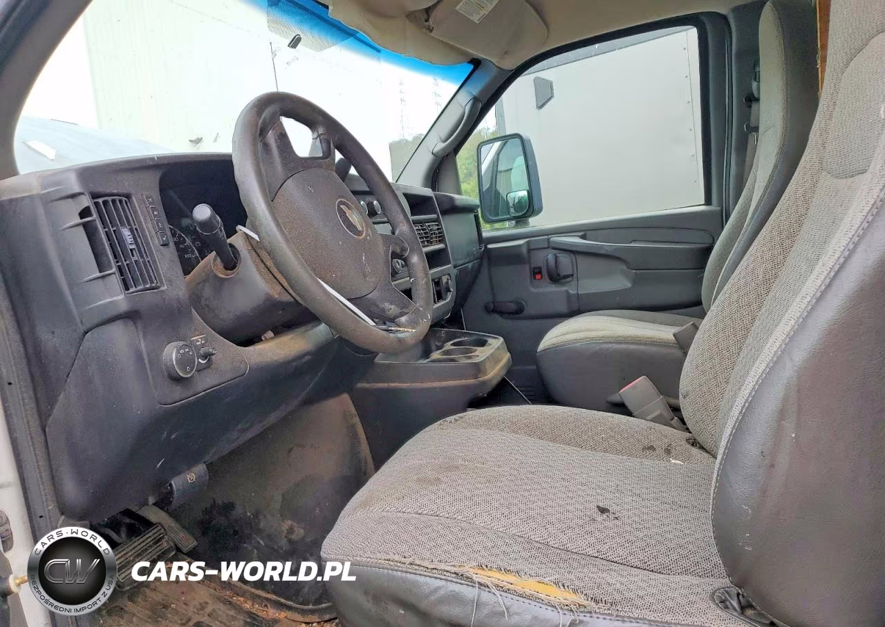 2010 Chevrolet Express G3500 VIN:1GB3G2BG3A1121734 - 7