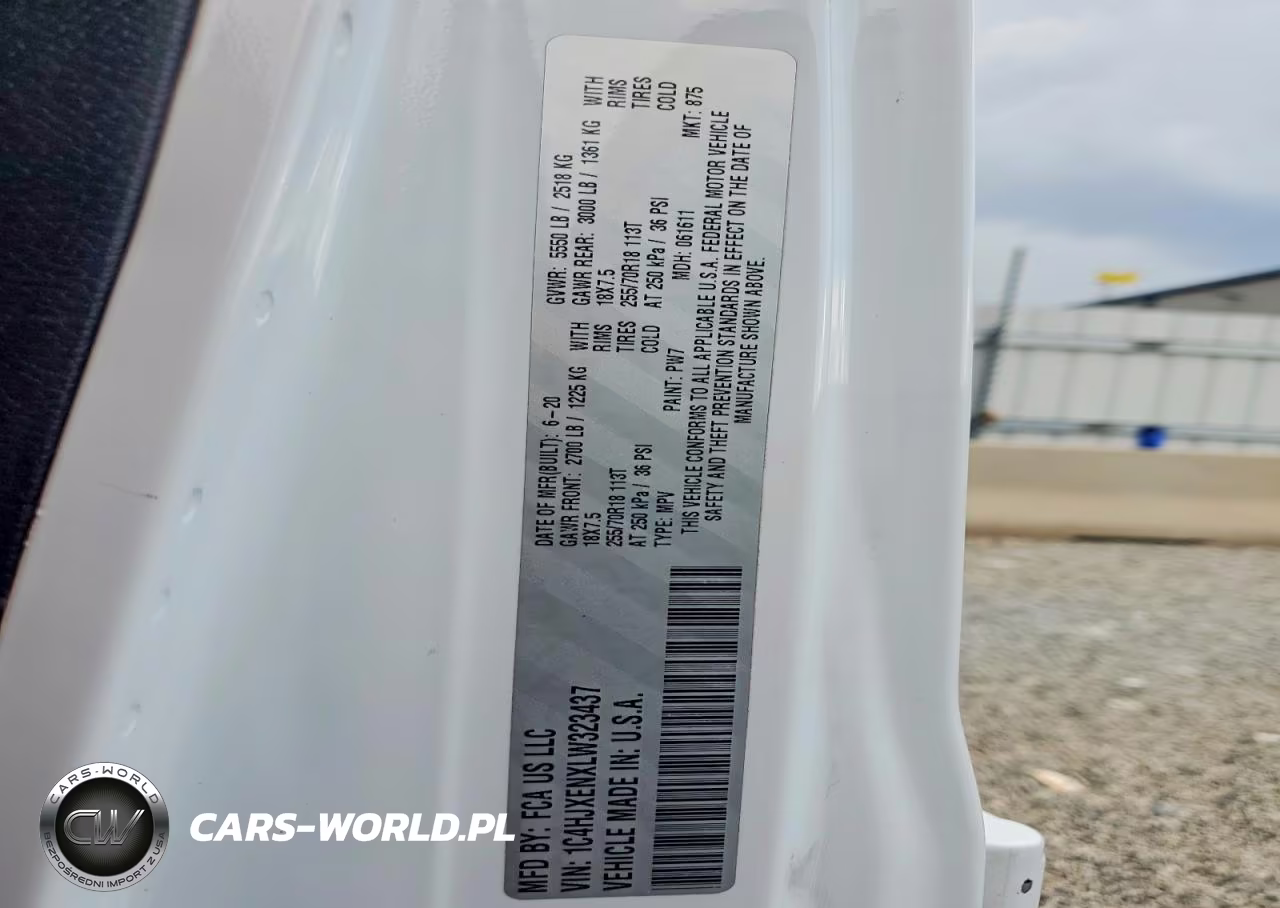 2020 Jeep Wrangler Unlimited Sahara VIN:1C4HJXENXLW323437 - 12