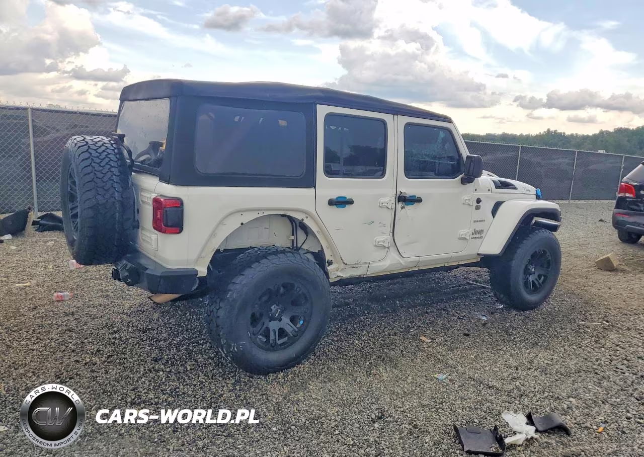 2020 Jeep Wrangler Unlimited Sahara VIN:1C4HJXENXLW323437 - 3