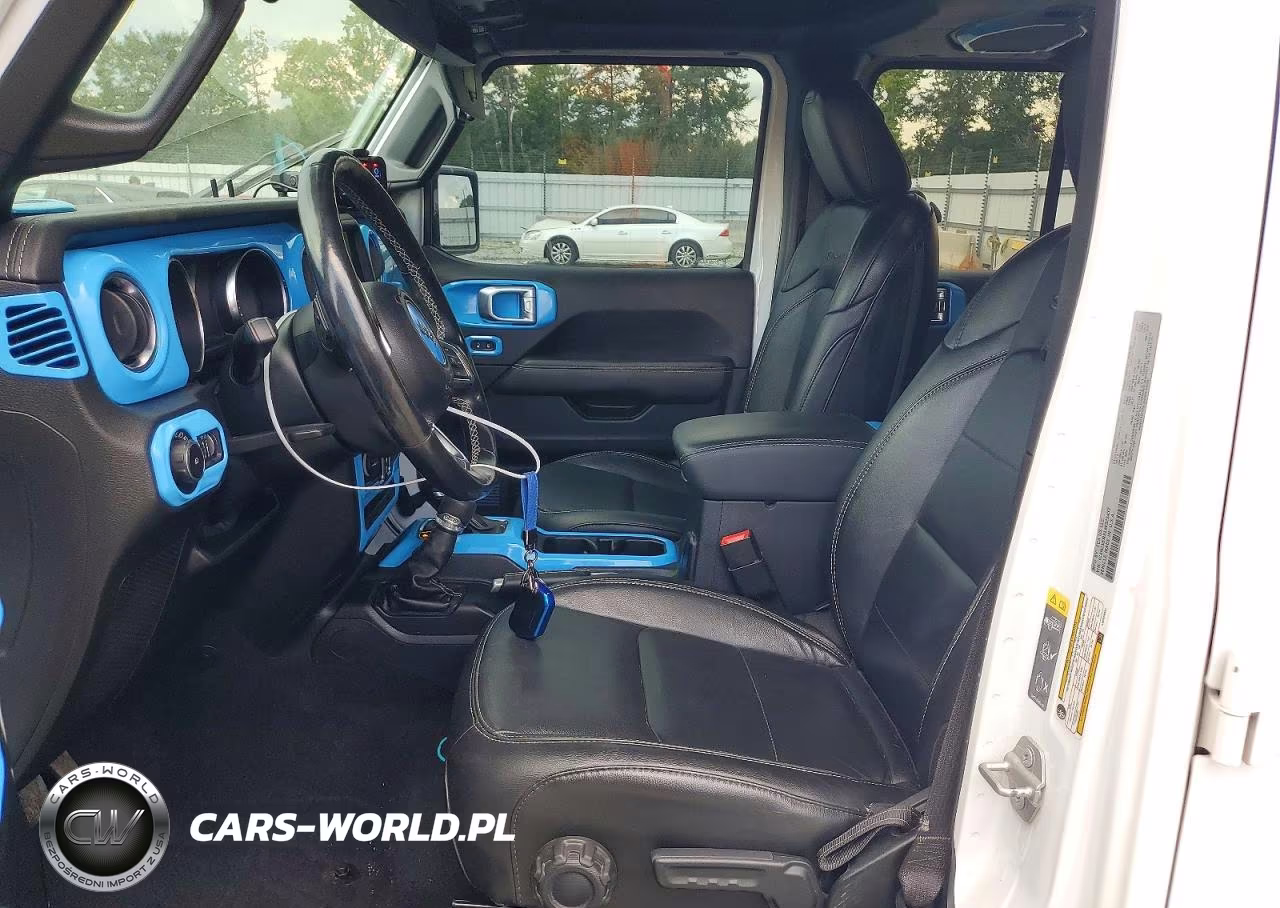 2020 Jeep Wrangler Unlimited Sahara VIN:1C4HJXENXLW323437 - 7