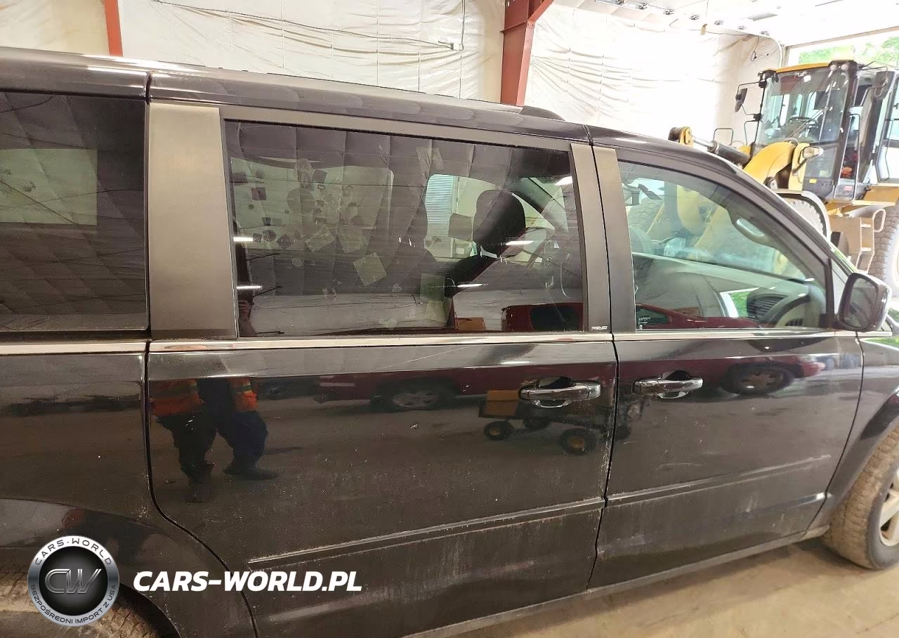 2011 Dodge Grand Caravan Crew VIN:2D4RN5DGXBR643173 - 10