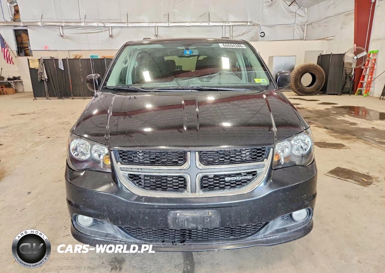 2011 Dodge Grand Caravan Crew VIN:2D4RN5DGXBR643173 - 5