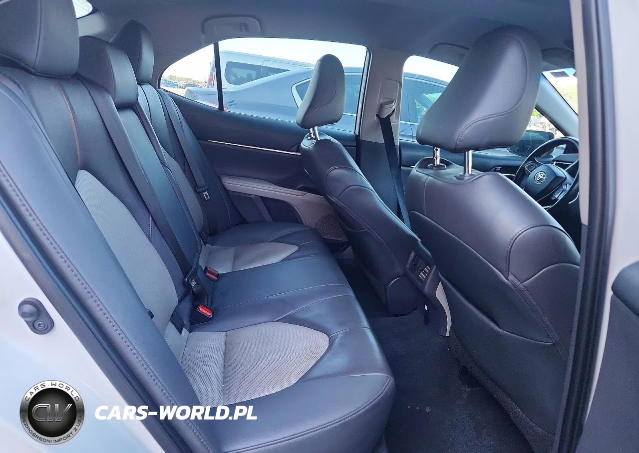 2020 Toyota Camry Xle VIN:4T1F11AK9LU936124 - 10
