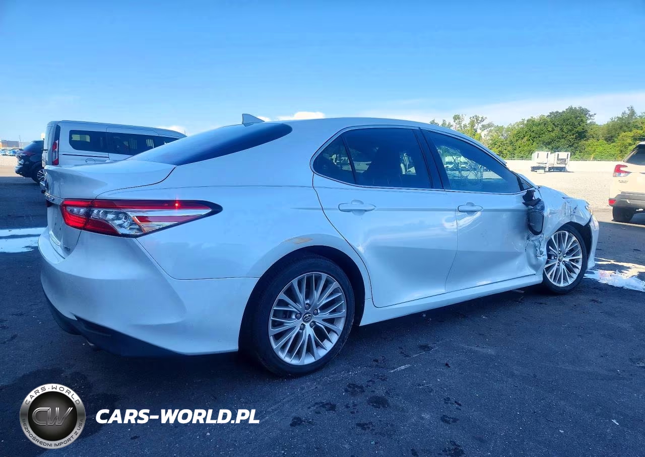 2020 Toyota Camry Xle VIN:4T1F11AK9LU936124 - 3