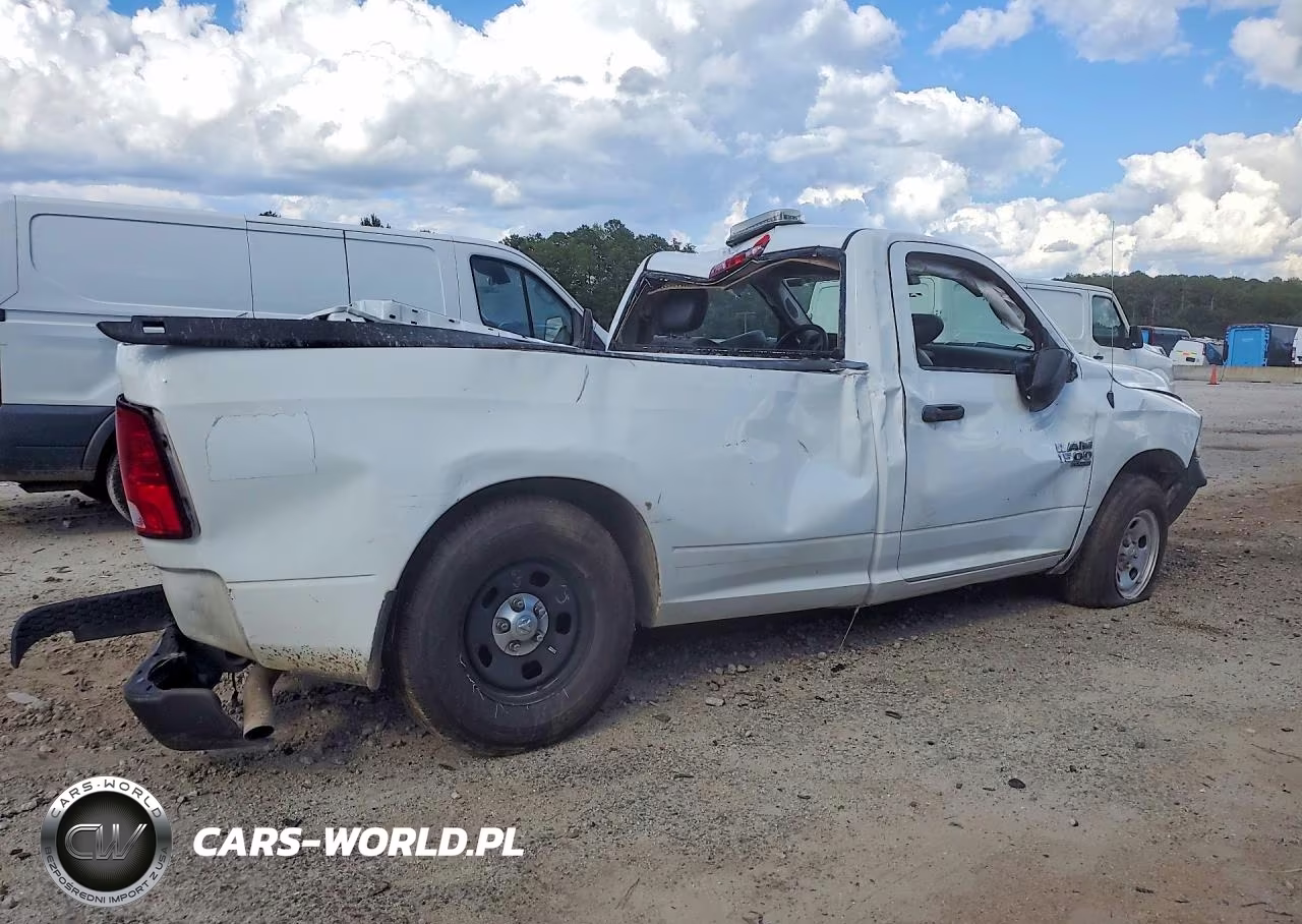 2023 Ram 1500 Classic Tradesman VIN:3C6JR6DG4PG550318 - 3