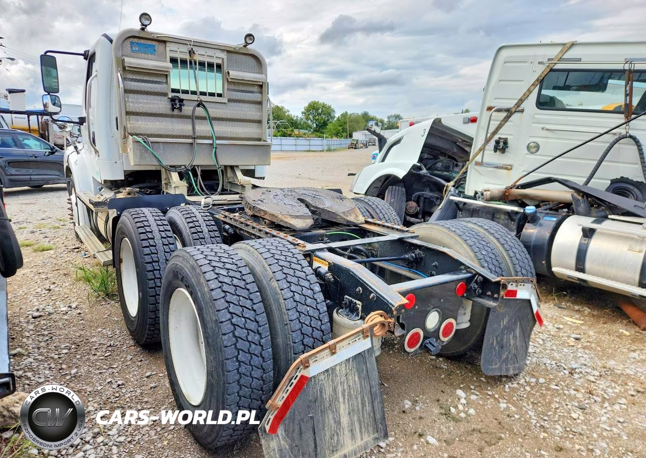 2015 Freightliner Business Class M2 Semi Truck VIN:1FUJC5DV9FHGK1502 - 2