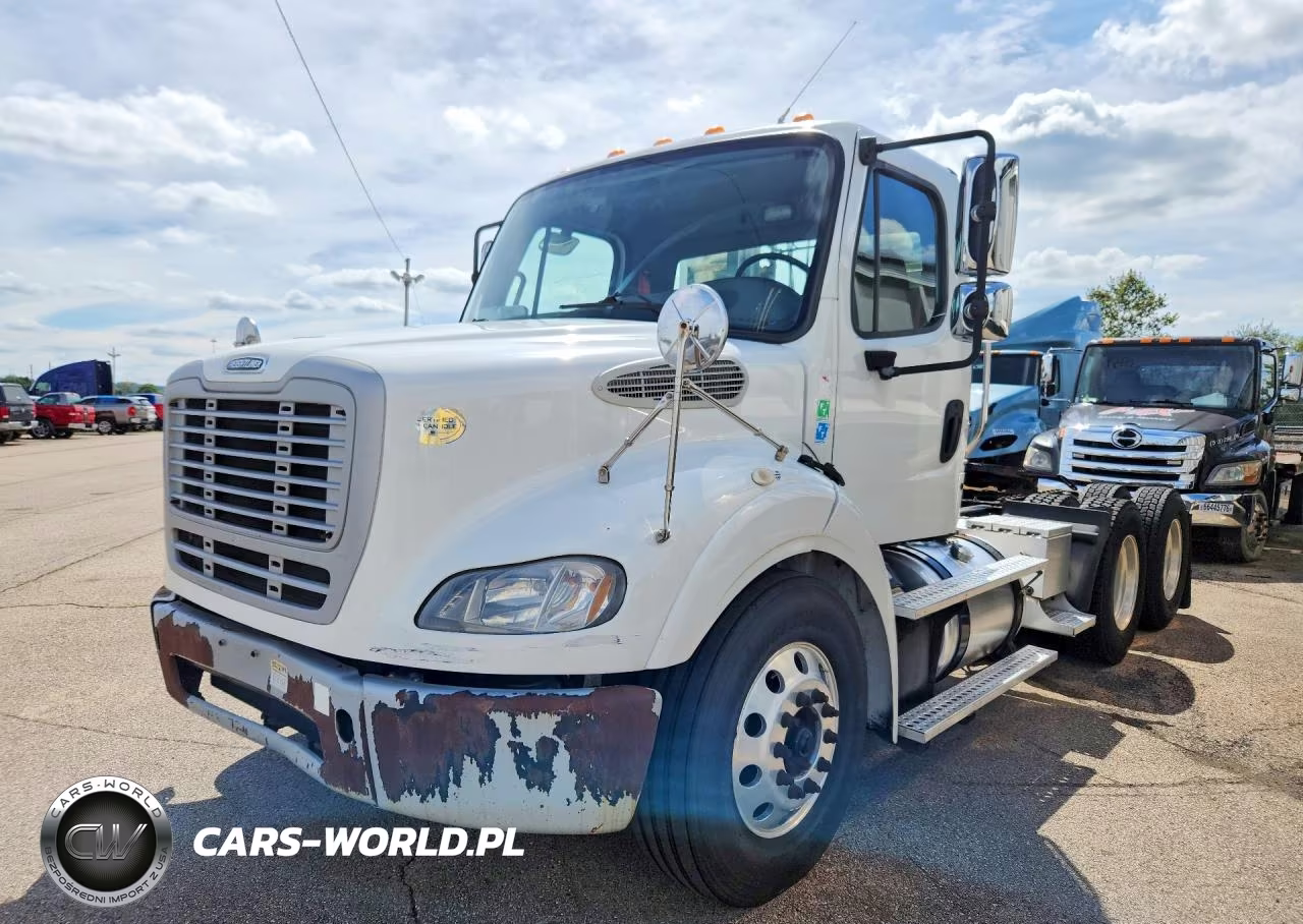 2016 Freightliner Business Class M2 Semi Truck
