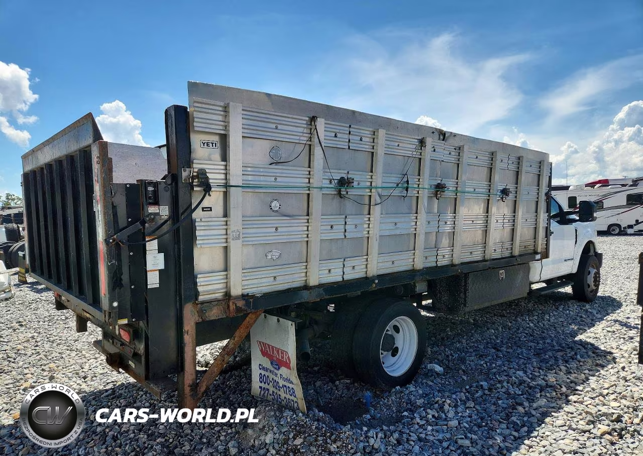 2020 Ford F550 Super Duty VIN:1FDUF5GTXLDA02019 - 3