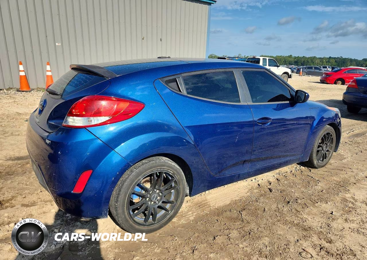 2017 Hyundai Veloster Base VIN:KMHTC6AD7HU307268 - 3