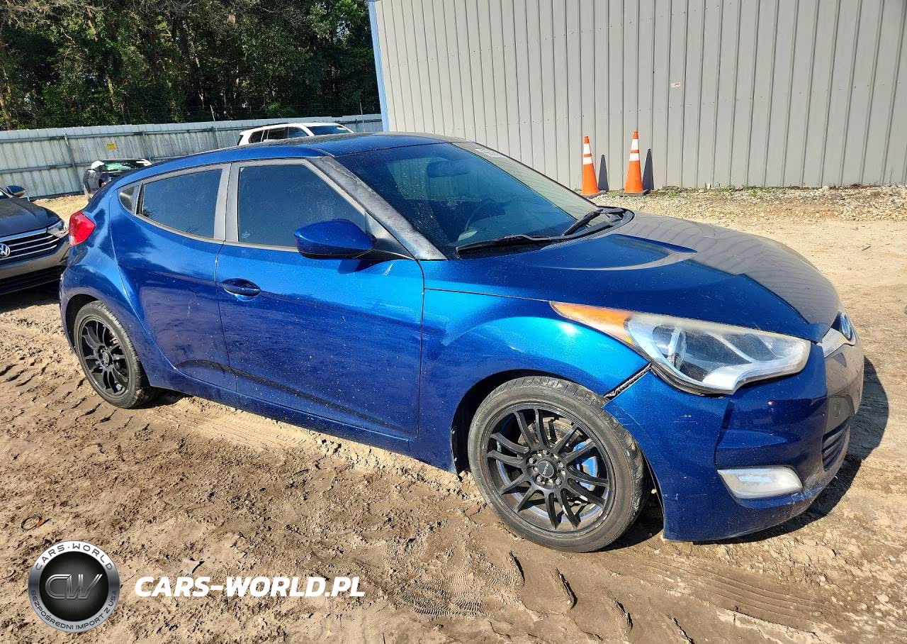2017 Hyundai Veloster Base VIN:KMHTC6AD7HU307268 - 4