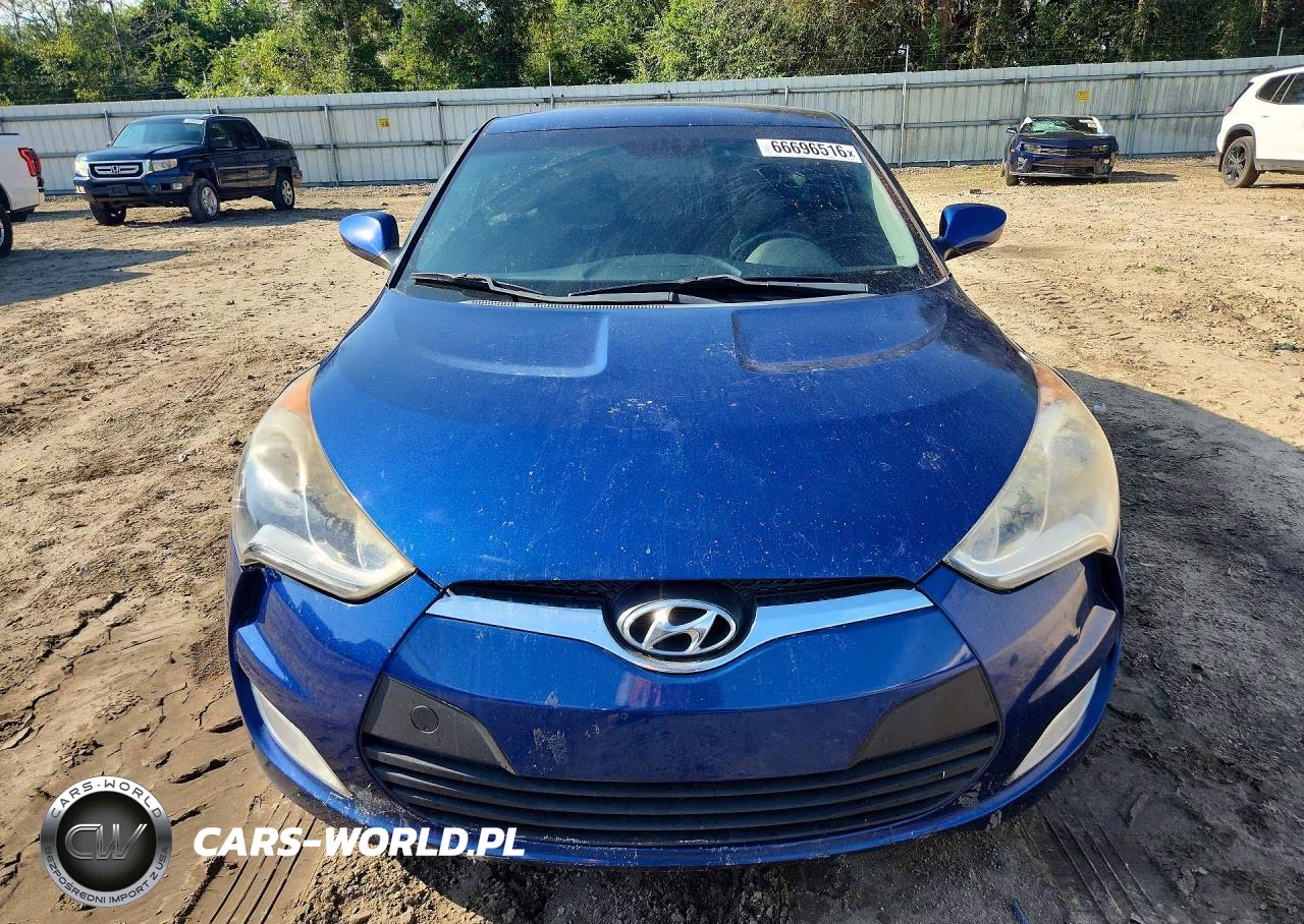 2017 Hyundai Veloster Base VIN:KMHTC6AD7HU307268 - 5