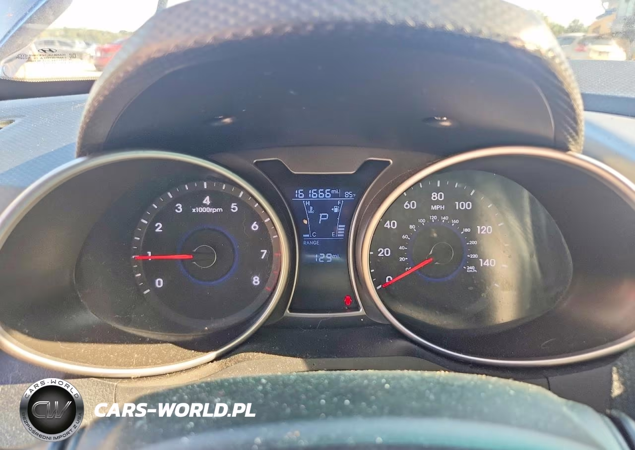 2017 Hyundai Veloster Base VIN:KMHTC6AD7HU307268 - 9