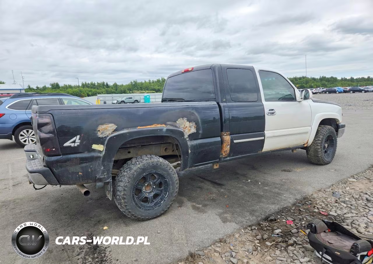 2007 Chevrolet Silverado K1500 Classic VIN:2GCEK19B171117482 - 3
