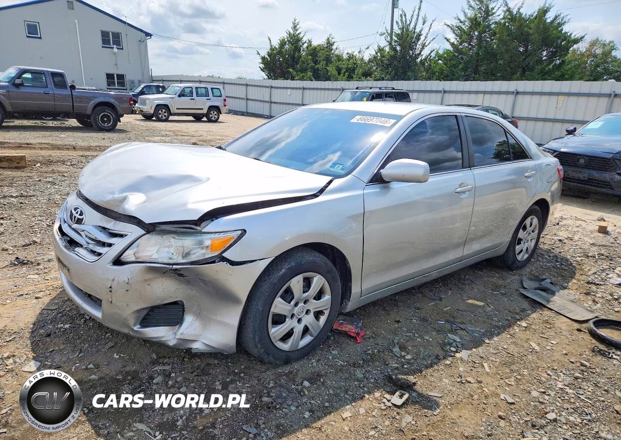 2011 Toyota Camry Le V6 – zdjęcie 1 z 12