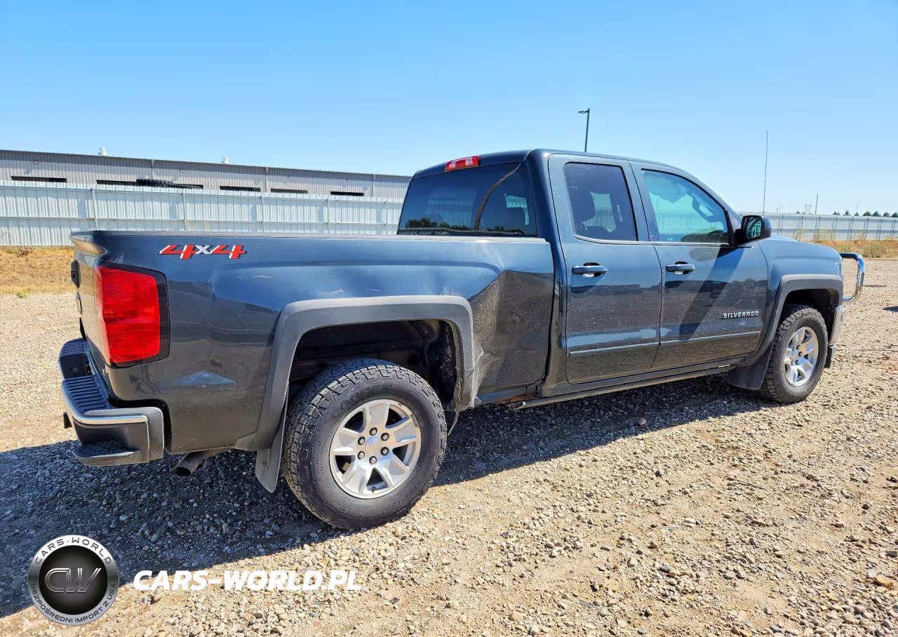 2018 Chevrolet Silverado K1500 Lt VIN:1GCVKREC6JZ313073 - 3