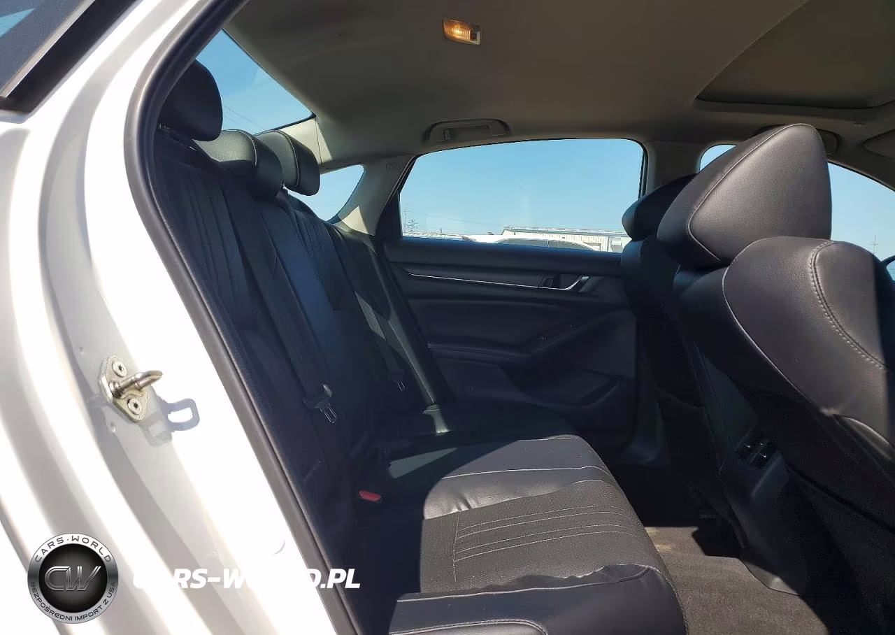 2018 Honda Accord Touring VIN:1HGCV1F98JA163387 - 10