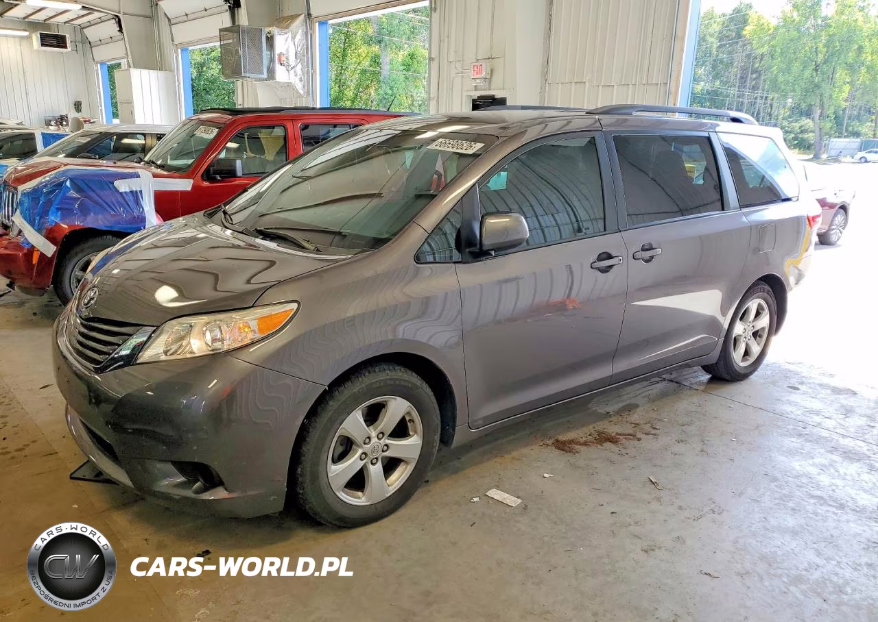 2015 Toyota Sienna Le VIN:5TDKK3DC6FS643872 - 1