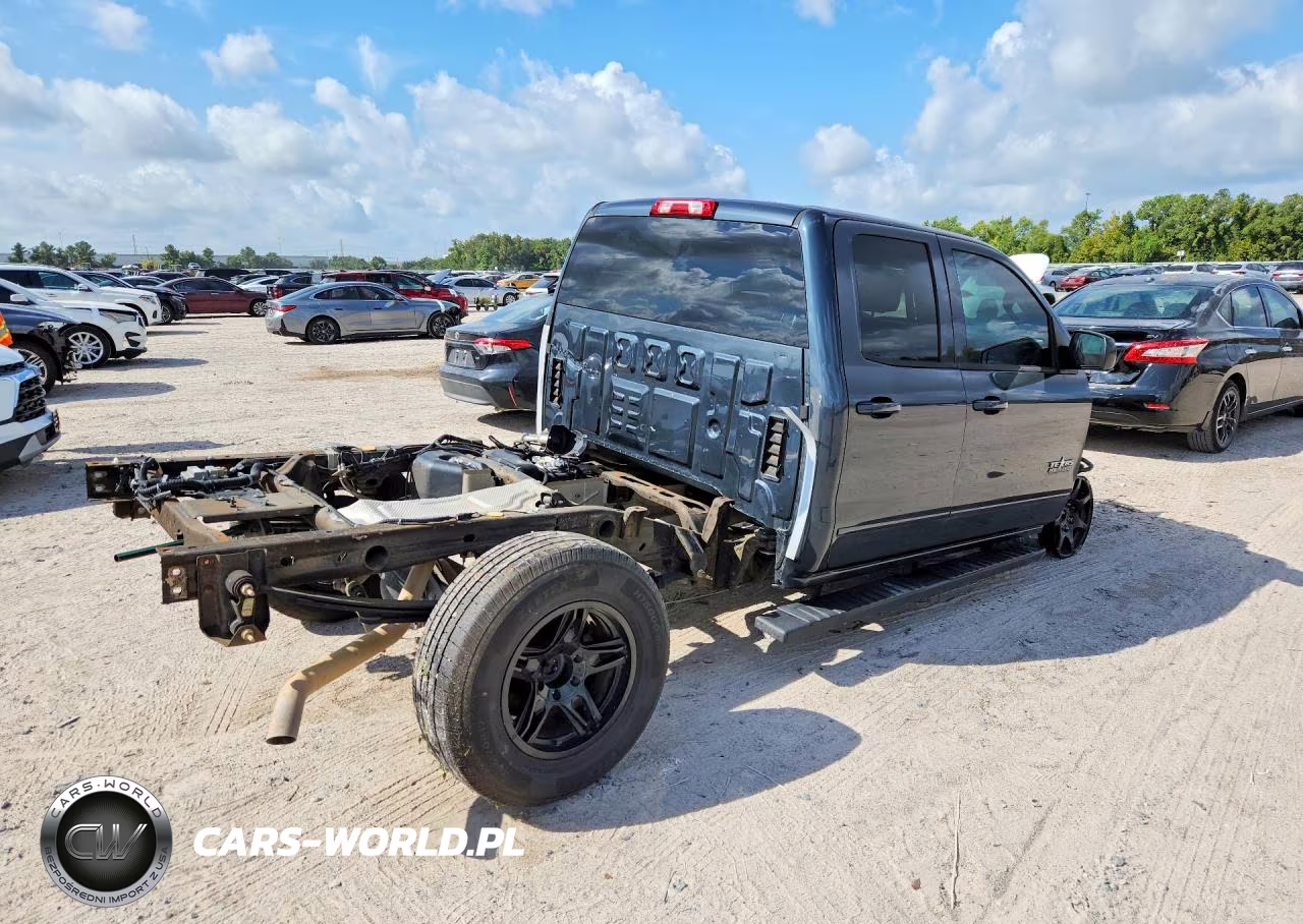 CHEVROLET SILVERADO VIN:2GCRCREC2J1104100 - 3