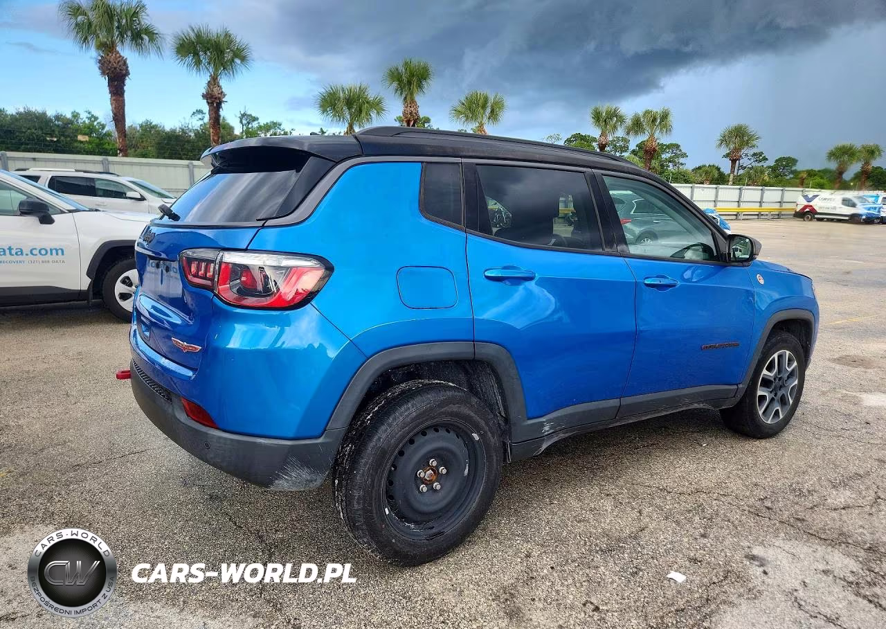 2020 Jeep Compass Trailhawk VIN:3C4NJDDB3LT223615 - 3