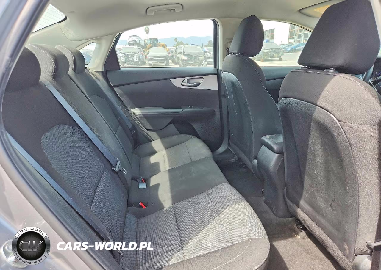 2023 Kia Forte Lxs VIN:3KPF24ADXPE651800 - 10