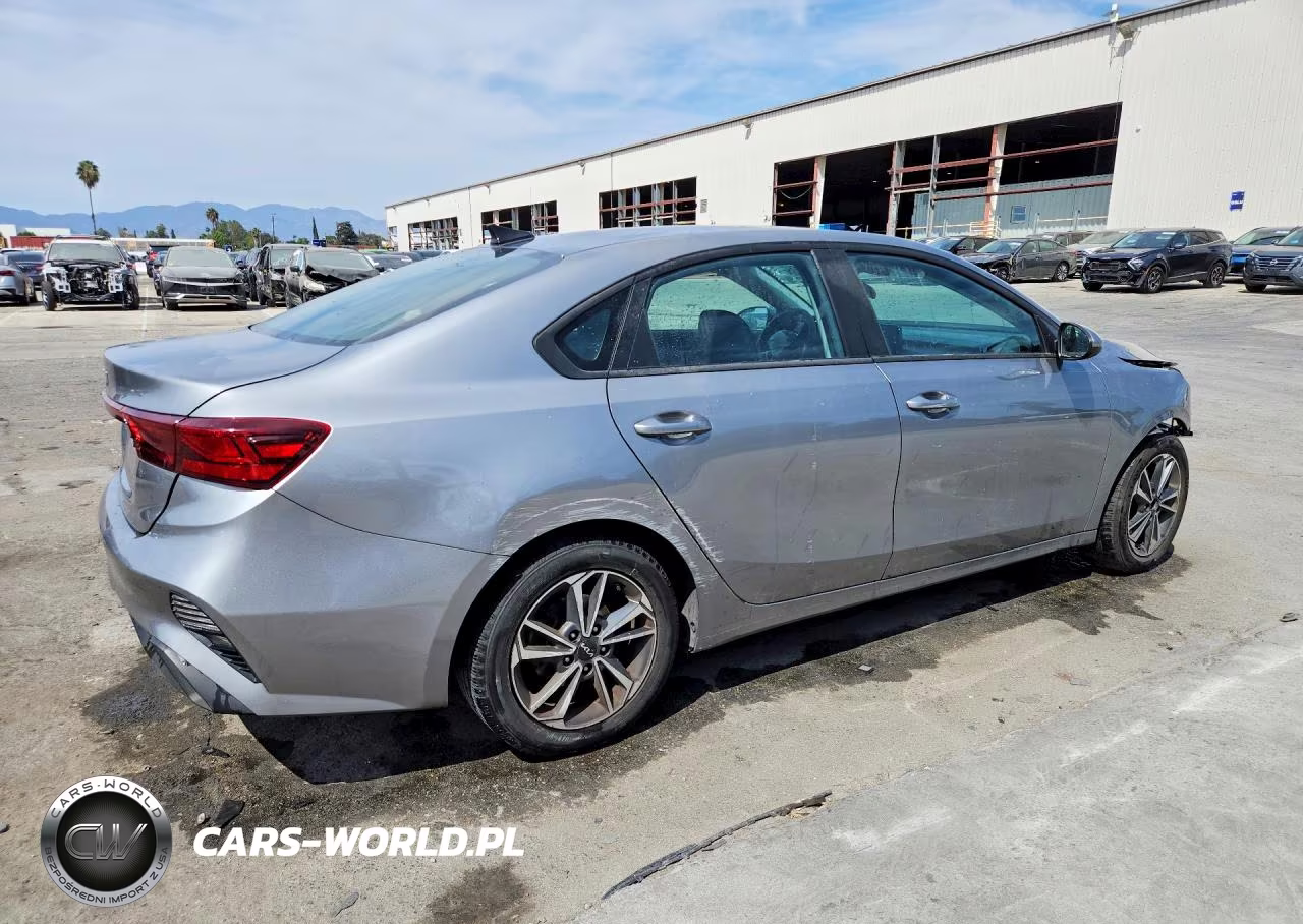 2023 Kia Forte Lxs VIN:3KPF24ADXPE651800 - 3