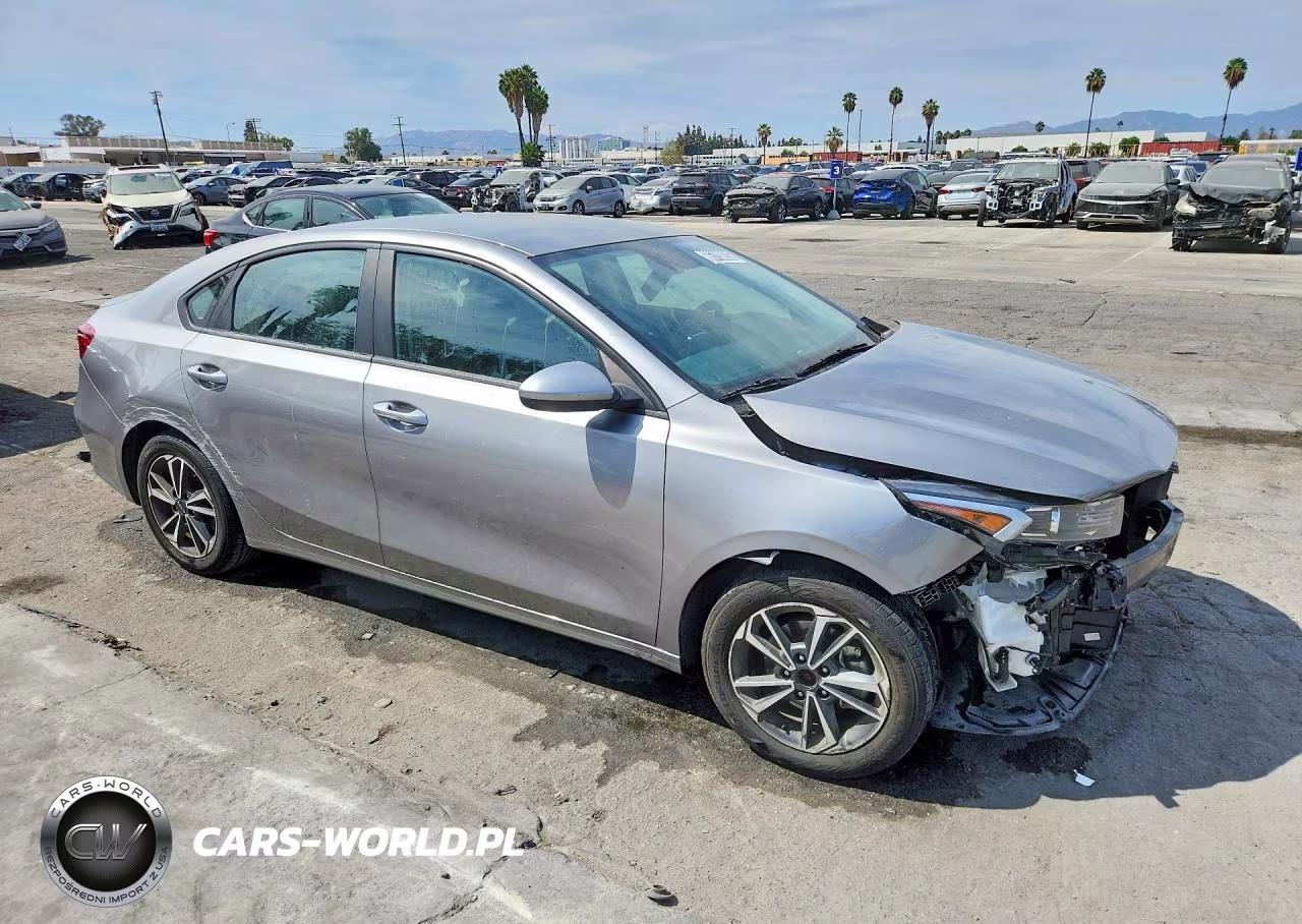 2023 Kia Forte Lxs VIN:3KPF24ADXPE651800 - 4