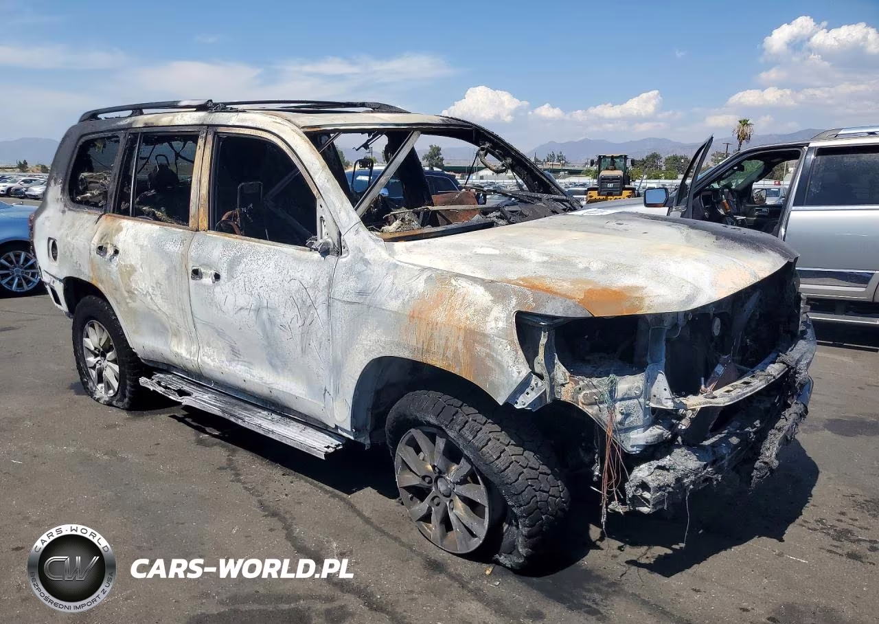 2018 Toyota Land Cruiser Base VIN:JTMCY7AJ7J4073236 - 4