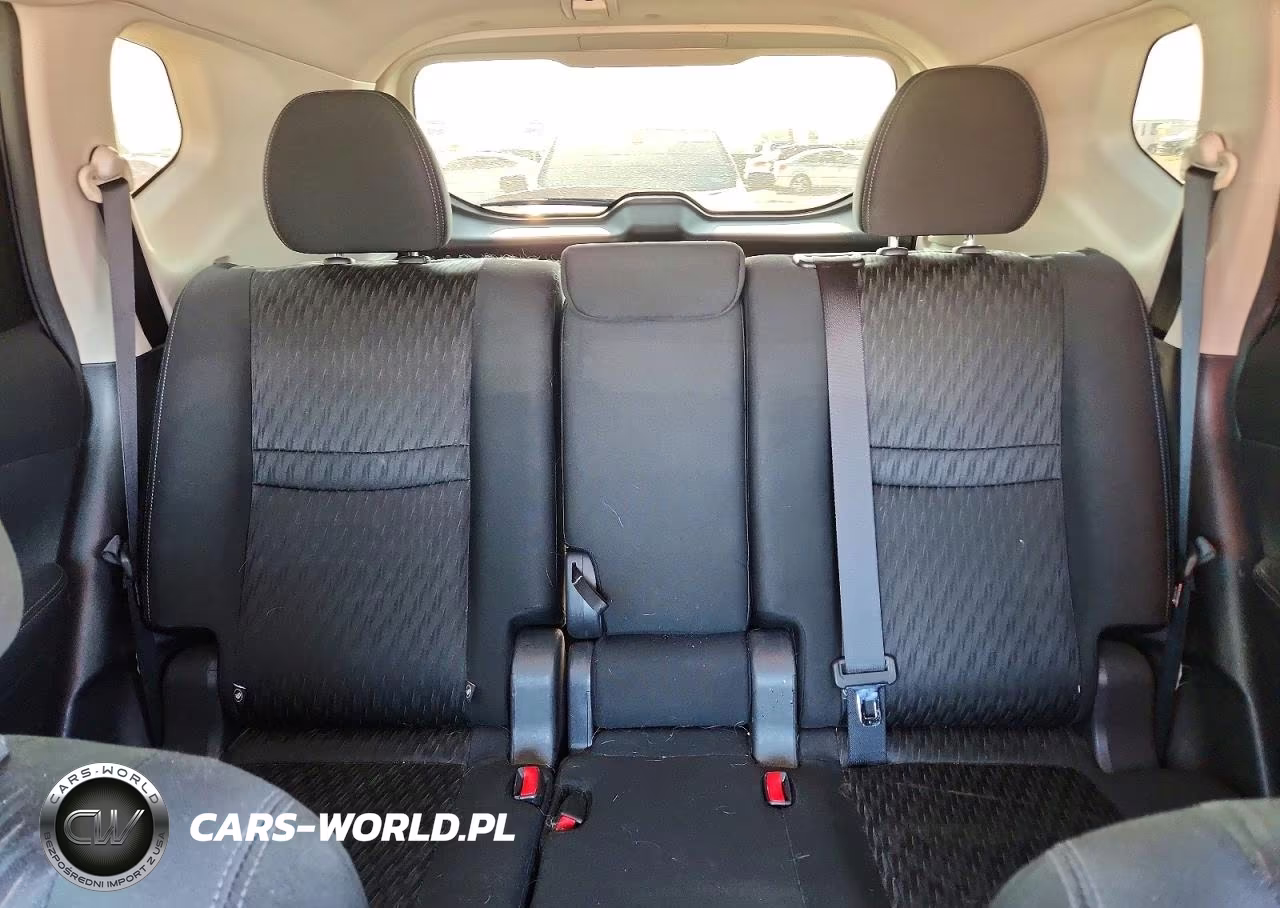 2018 Nissan Rogue S VIN:KNMAT2MT7JP527716 - 10