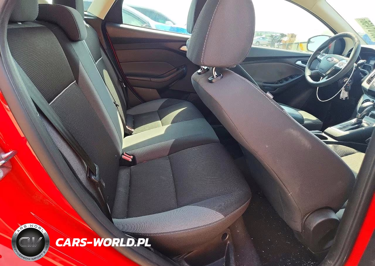 2014 Ford Focus Se VIN:1FADP3K28EL462797 - 10