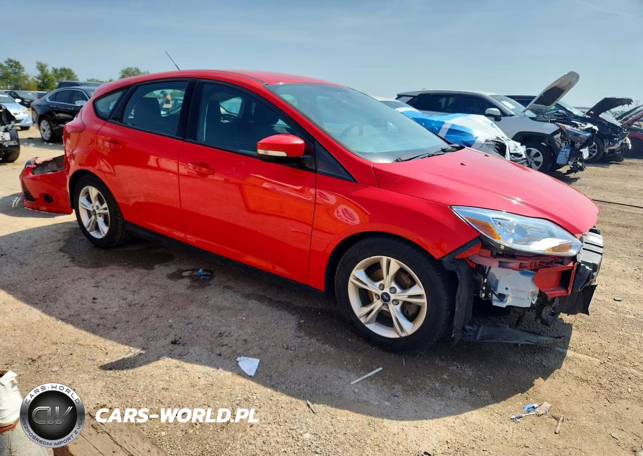 2014 Ford Focus Se VIN:1FADP3K28EL462797 - 4