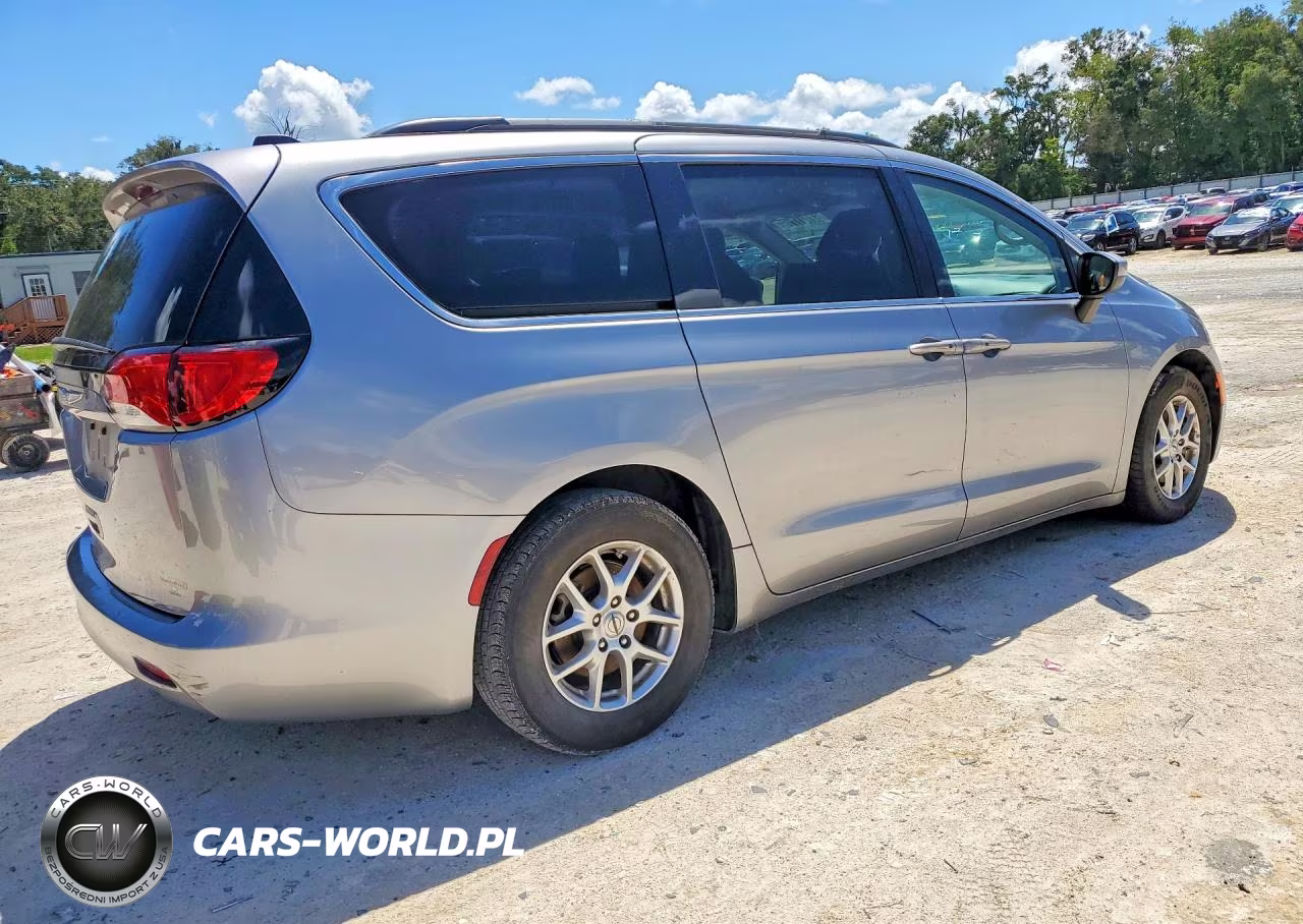 2021 Chrysler Voyager Lxi VIN:2C4RC1DG7MR523443 - 3