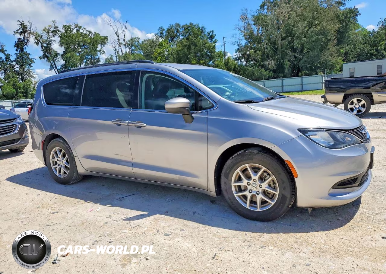 2021 Chrysler Voyager Lxi VIN:2C4RC1DG7MR523443 - 4
