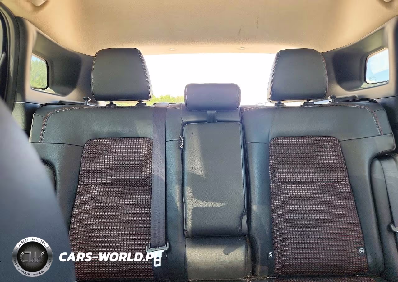 2025 Nissan Kicks Sr VIN:3N8AP6DA8SL340013 - 10