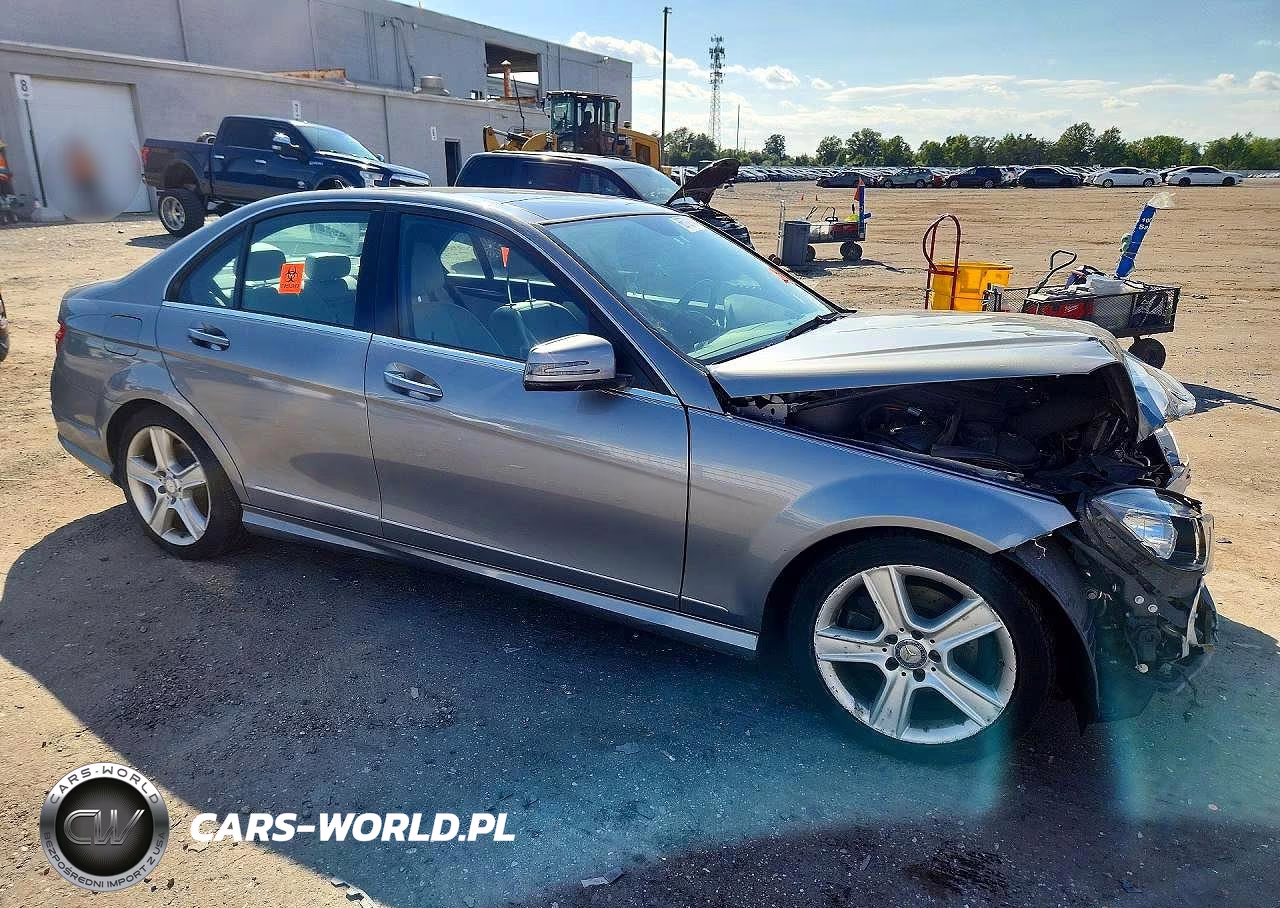 2011 Mercedes-Benz C 300 4Matic VIN:WDDGF8BB5BA504010 - 4