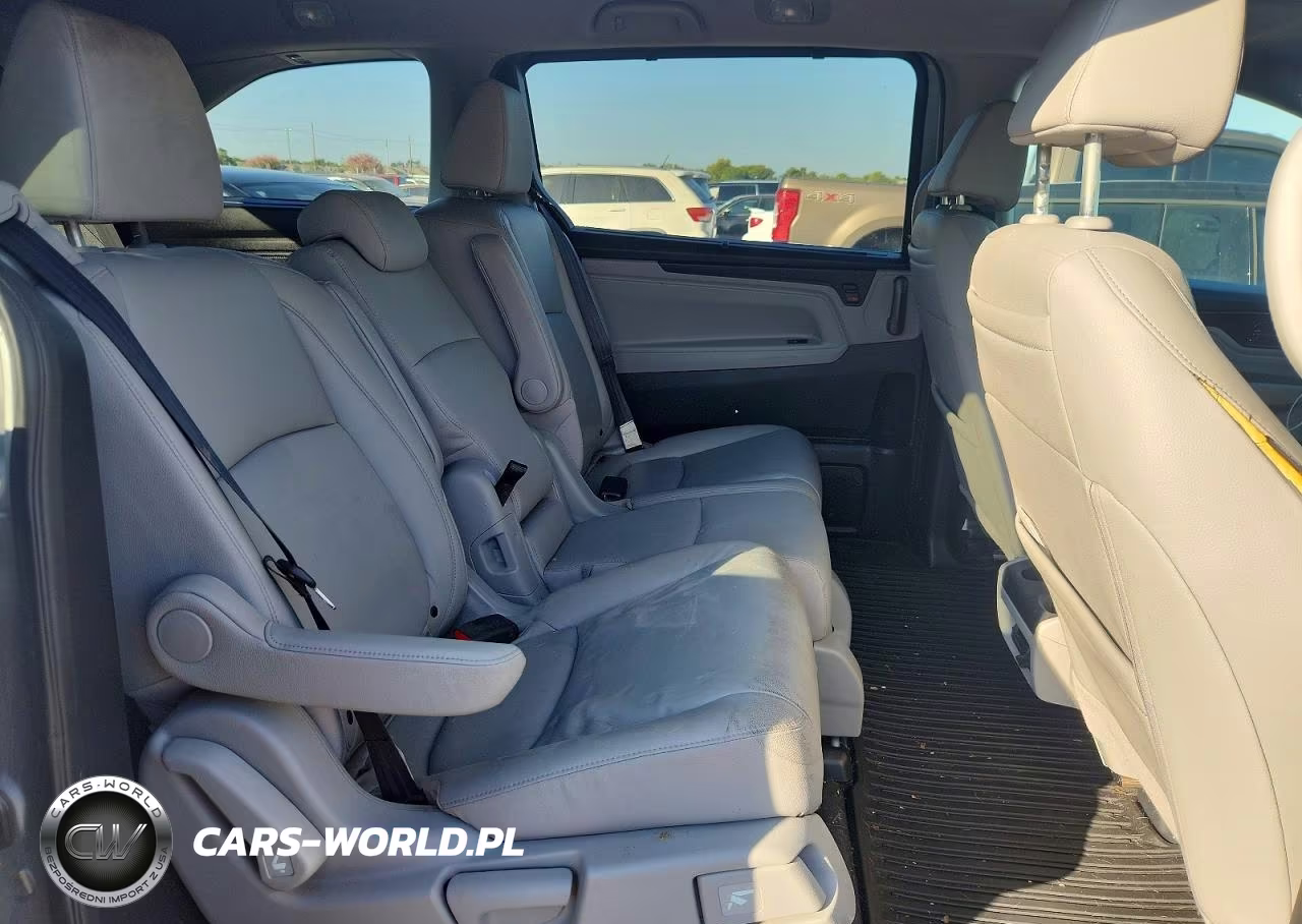 2018 Honda Odyssey Elite VIN:5FNRL6H90JB034138 - 10