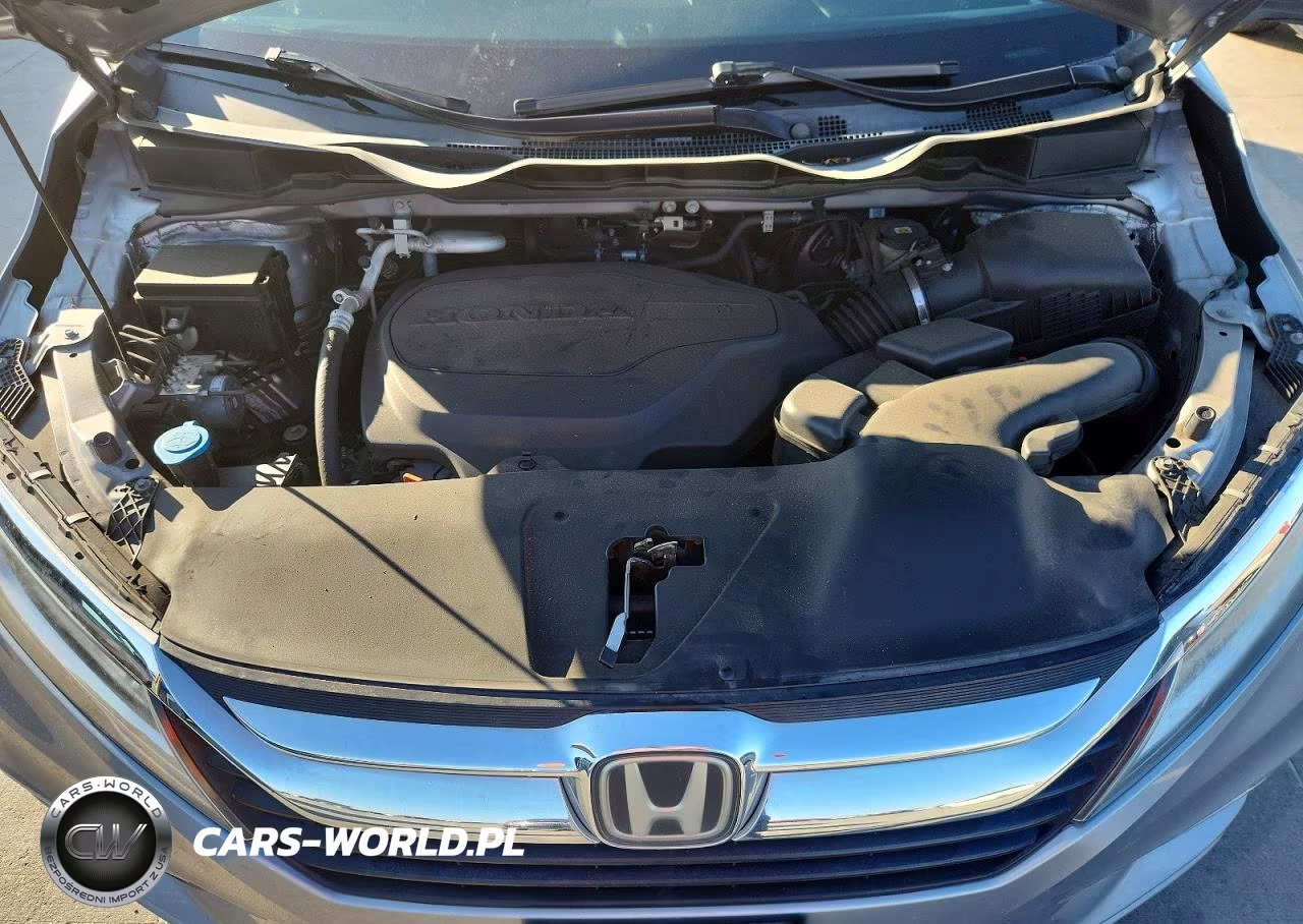 2018 Honda Odyssey Elite VIN:5FNRL6H90JB034138 - 11