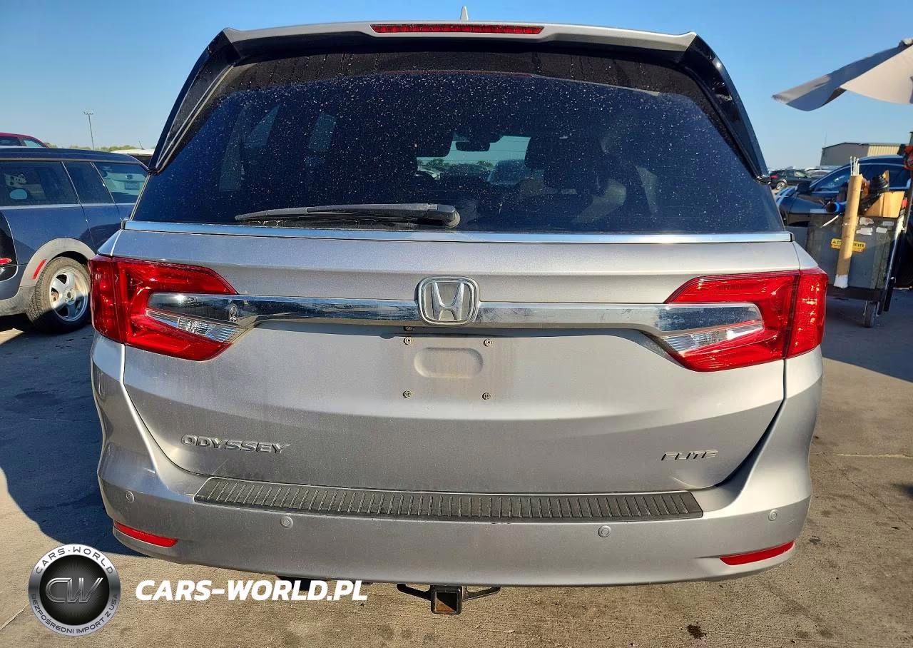 2018 Honda Odyssey Elite VIN:5FNRL6H90JB034138 - 6