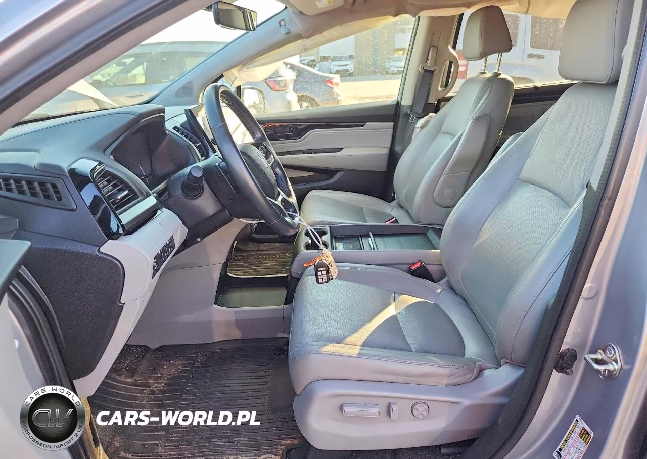 2018 Honda Odyssey Elite VIN:5FNRL6H90JB034138 - 7