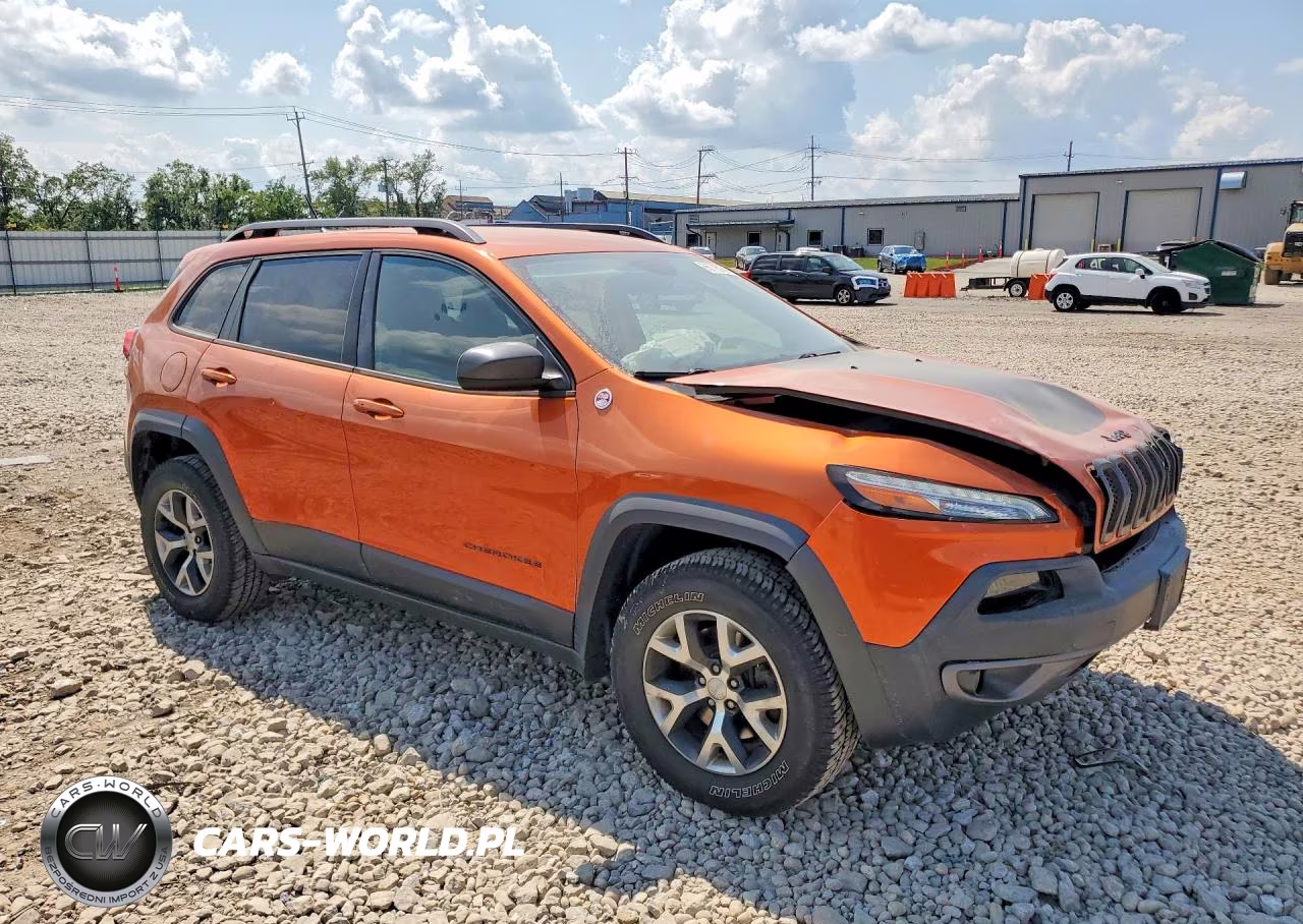 2015 Jeep Cherokee Trailhawk VIN:1C4PJMBS8FW779588 - 4