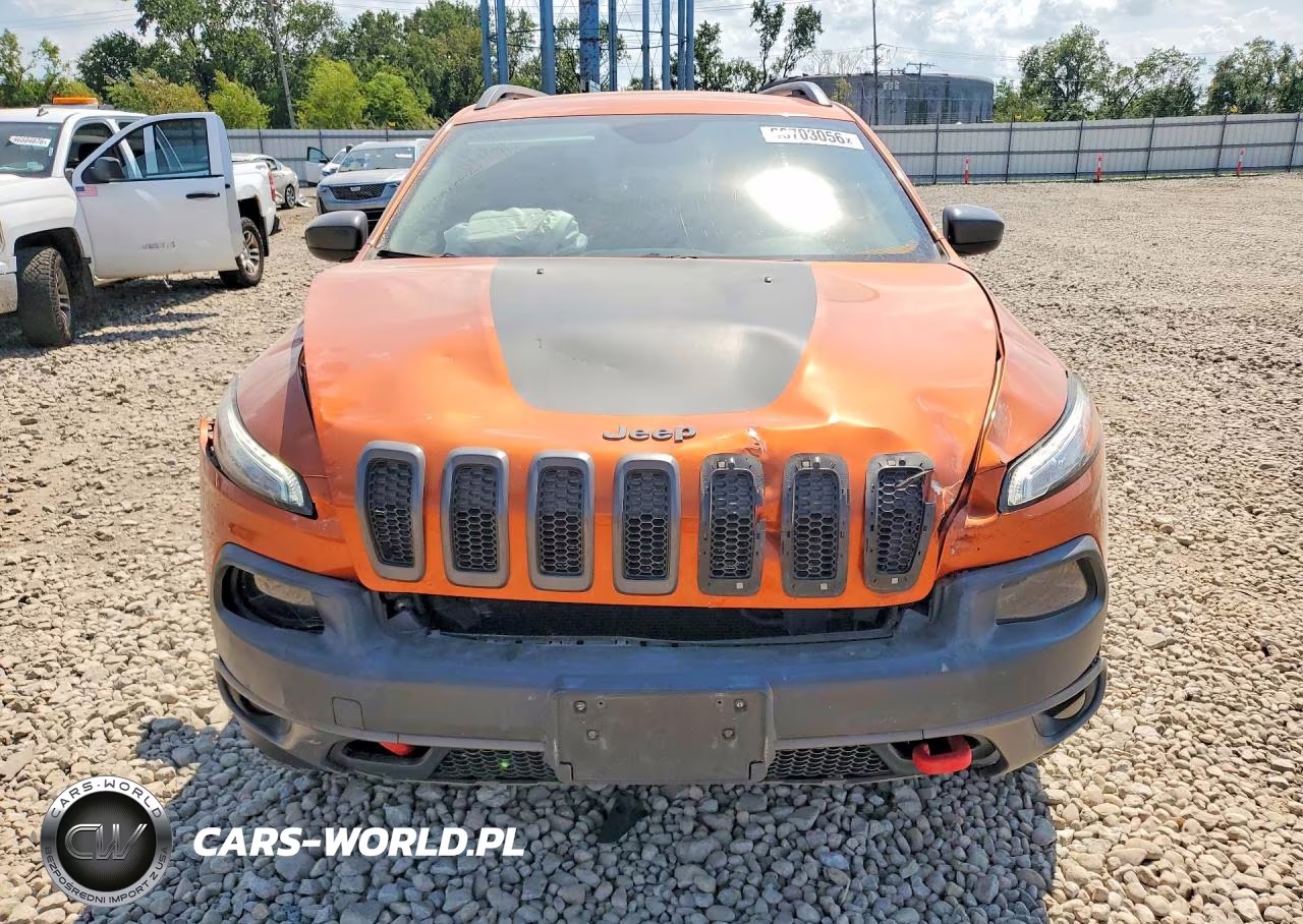 2015 Jeep Cherokee Trailhawk VIN:1C4PJMBS8FW779588 - 5